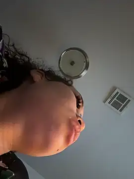 nikkiloveee webcam