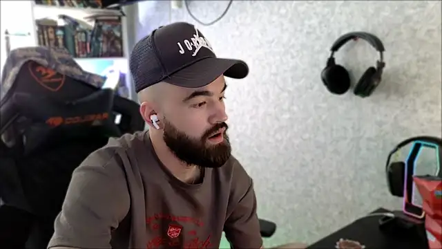 _Serious_Man webcam