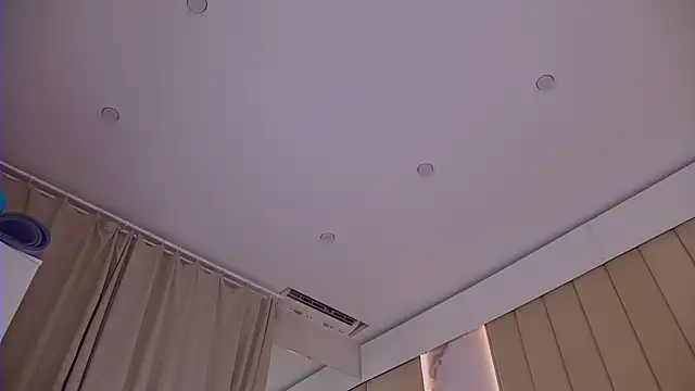 MonicaFox_ webcam