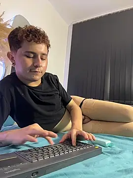 Izan_Ross webcam