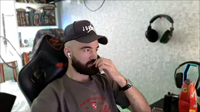 _Serious_Man webcam