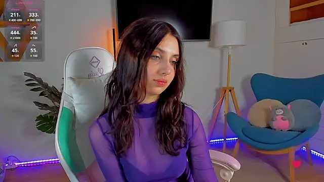 Kira_Moonnn webcam