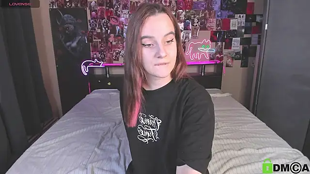 Naomi1Hinata webcam