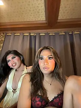 hugecock_tamira webcam