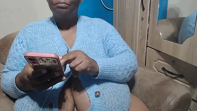 CUTEFIRMMELONSS webcam
