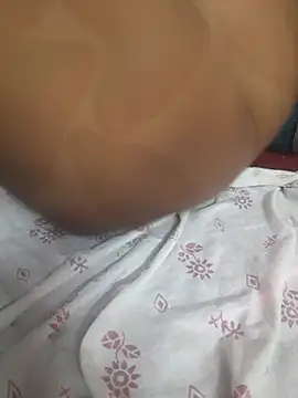 KIRTIHR live cam on StripChat