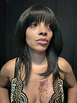 Rakiyahcharms webcam