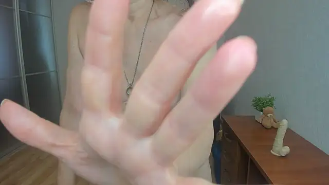 Erica_Edmonton webcam