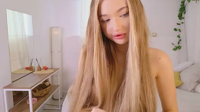 milaa_sun webcam