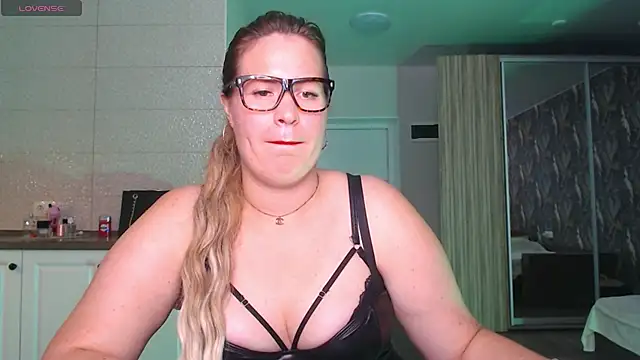 vip_sweetnes webcam
