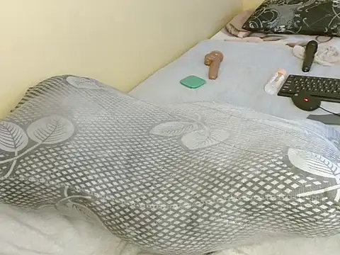 Tiny_Latifah webcam