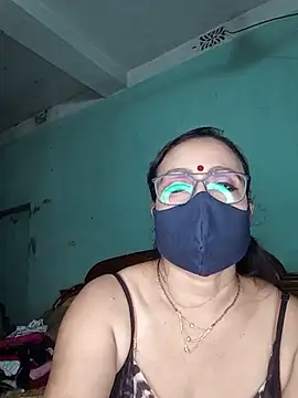 MoonLusty webcam