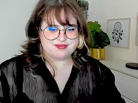 OpheliaLush webcam