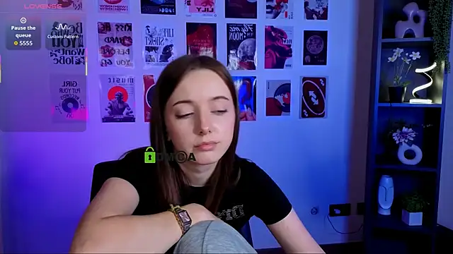 chloe_ley webcam