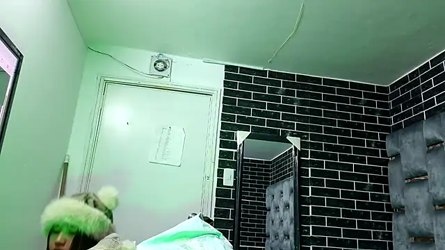 TaliaSkyx21 webcam