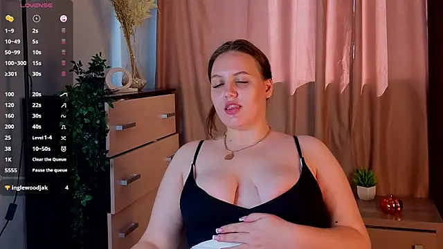 MissBadTiming webcam