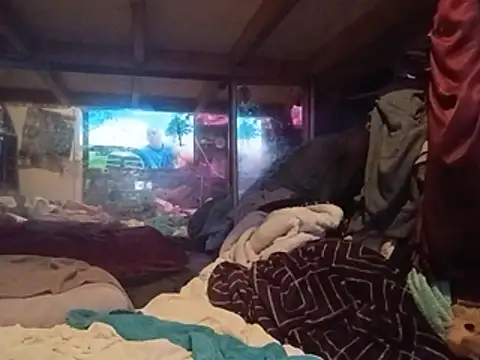nearby_causual webcam