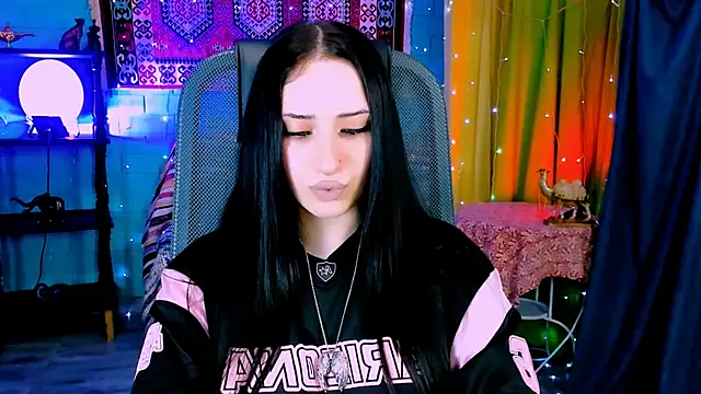 MonicaLowes webcam