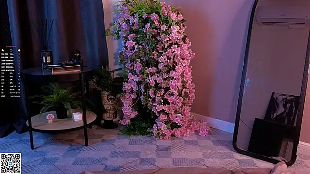 VelvetZephra webcam