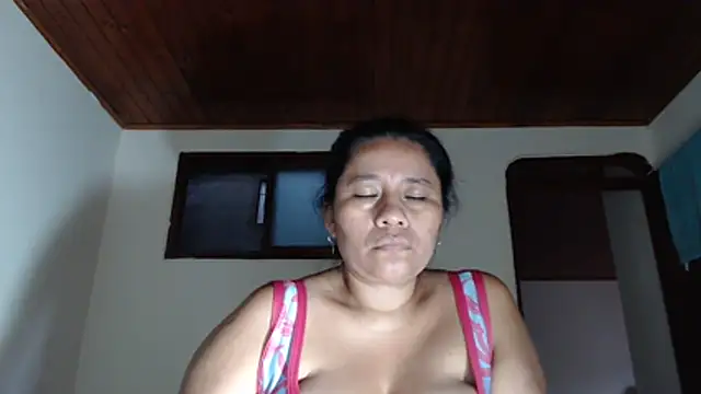 adrixxx38 live cam on StripChat