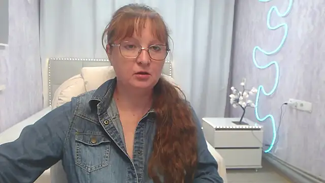 VanessaHotts webcam