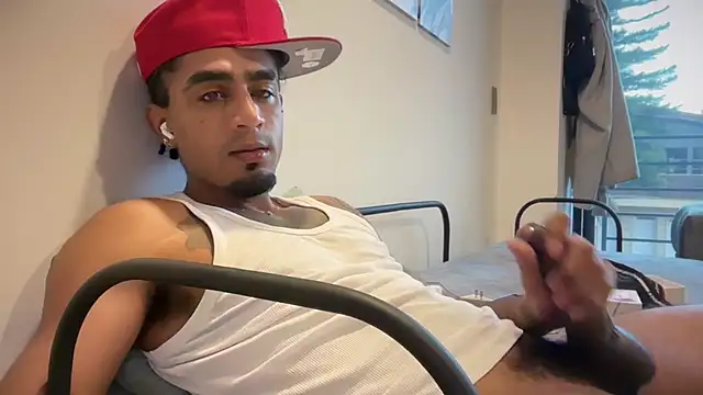 dominic_brandd23 webcam