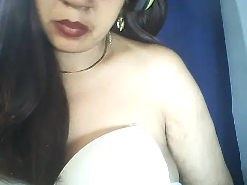 layanah12 webcam