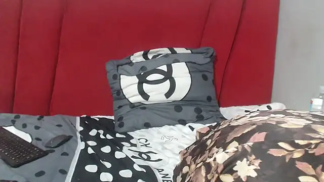 Susana83 webcam