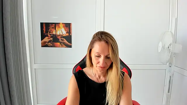 LilyDreamm webcam