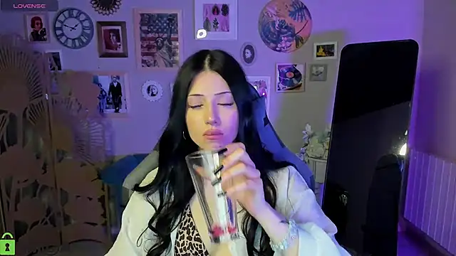 DianaRayyy webcam