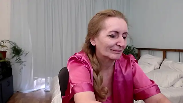 MilaWantFunXXX webcam