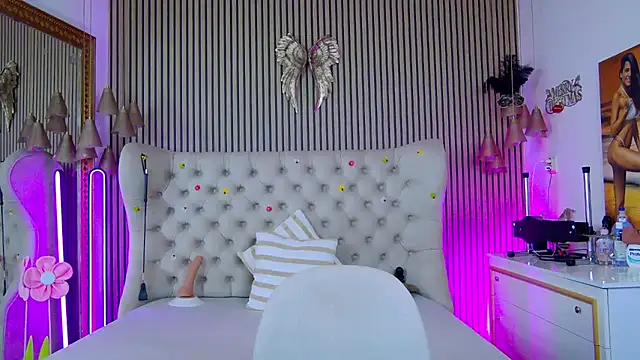 PlayfulShow webcam