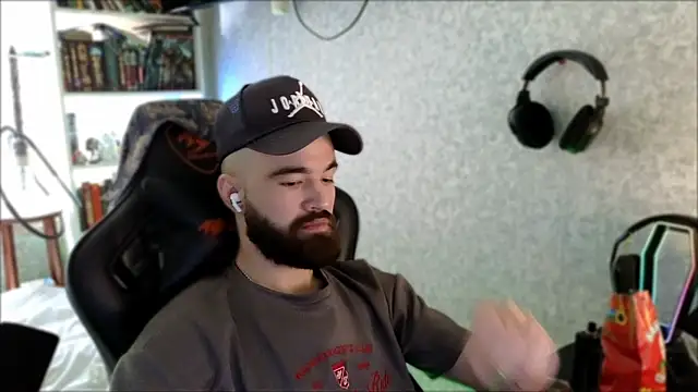 _Serious_Man webcam