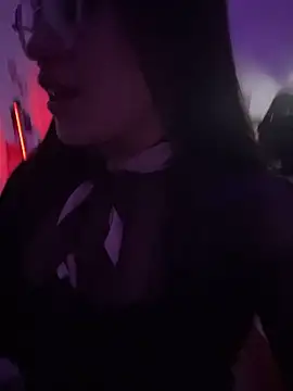 Lilyhotson webcam
