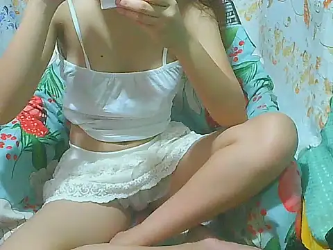 HornyWetPussy4u webcam