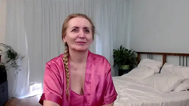 MilaWantFunXXX live webcam