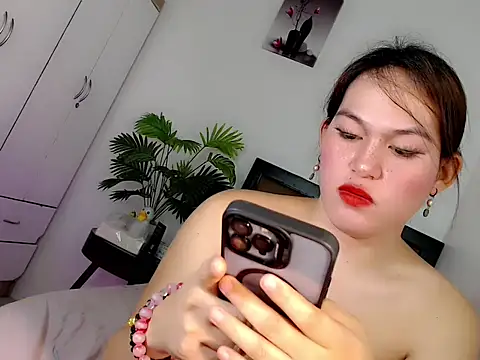 Miss_twinny21 webcam