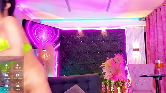 Queens_Wonders_Blonders