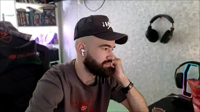 _Serious_Man webcam