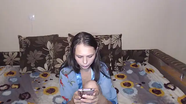 Nika_Shiny webcam