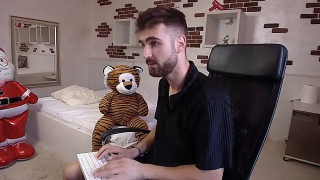 KyloEast live sex cam