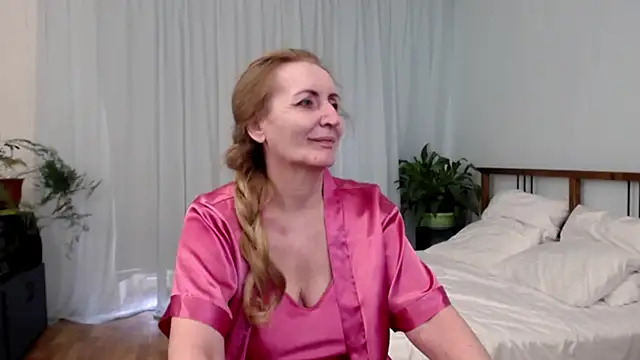 MilaWantFunXXX webcam
