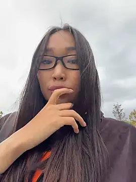 trytomakememoam webcam