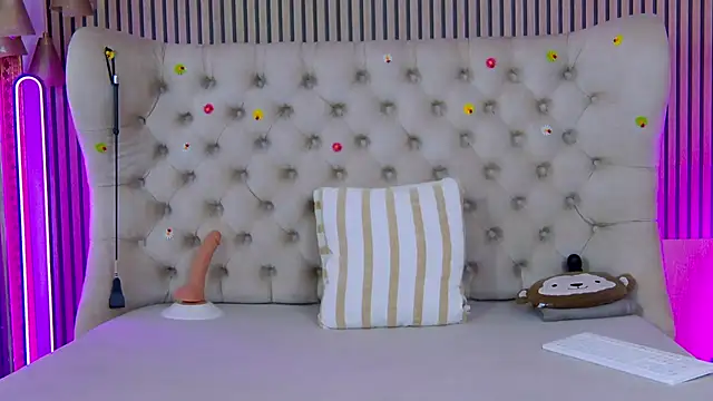 PlayfulShow webcam