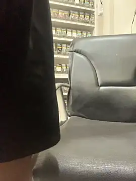 bigdickguy21cm's live cam