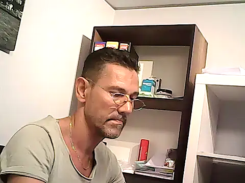 mastercharisma35 (Ask my age) - like ???? stand up okey.....