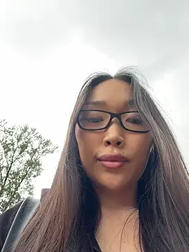 trytomakememoam live cam on StripChat