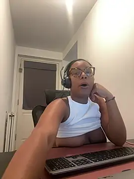 Melia_Rayne webcam