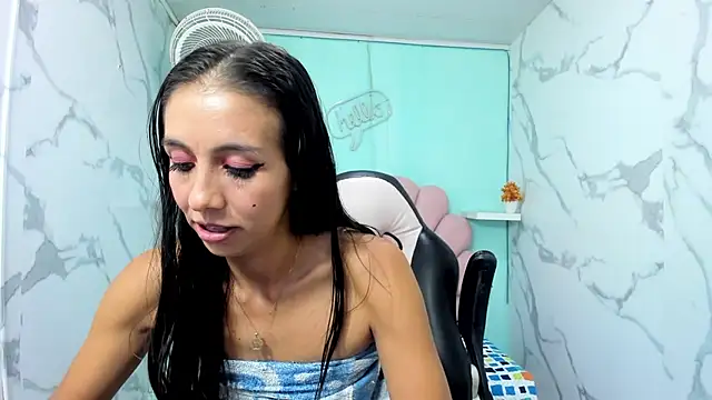 sandra_petite19 webcam