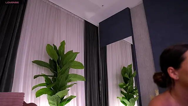 BrezyBella webcam